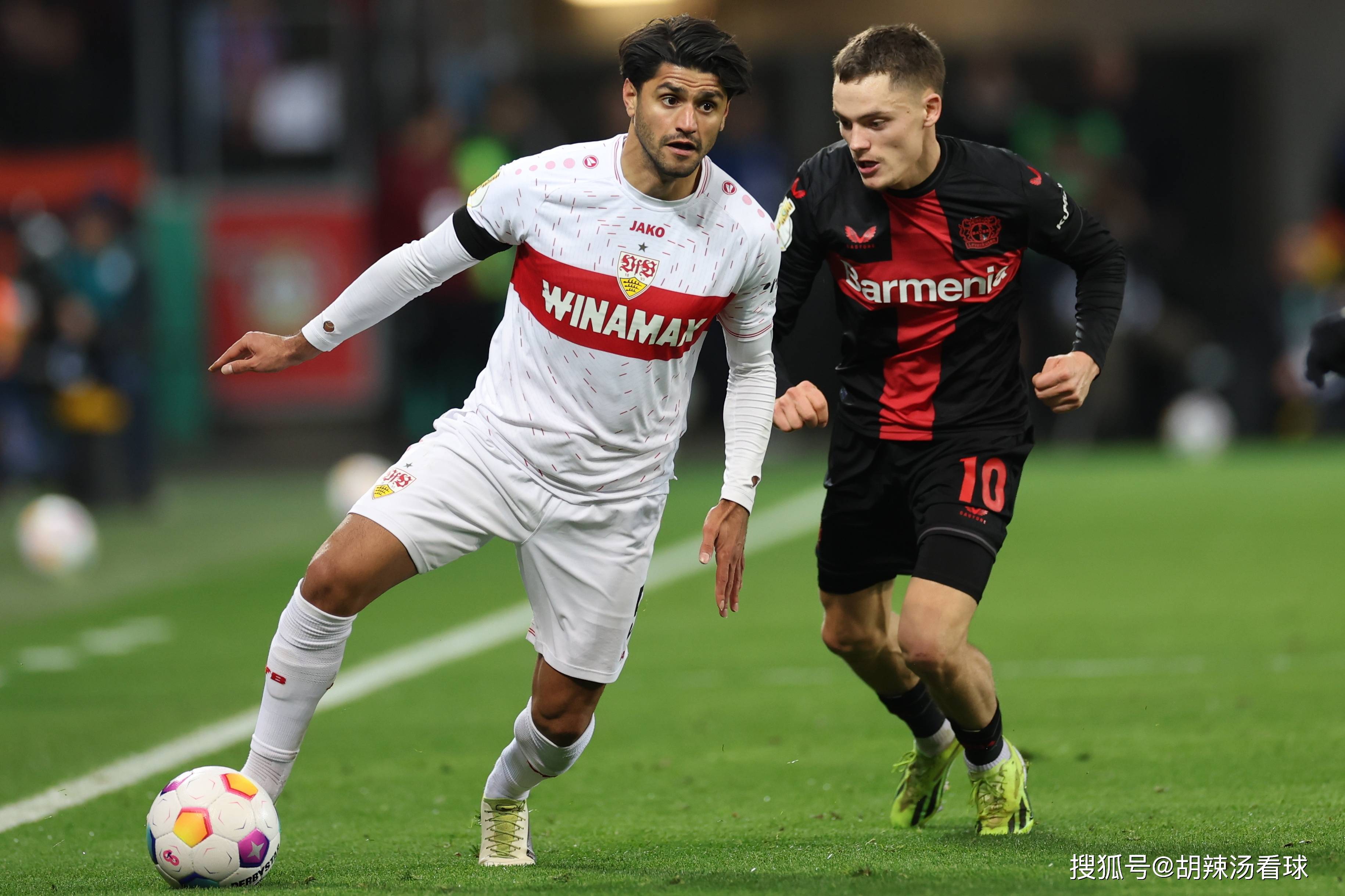 包含德甲创新战术带来精彩比赛,场上亮点纷呈的词条 包含德甲创新战术带来精彩比赛,场上亮点纷呈的词条