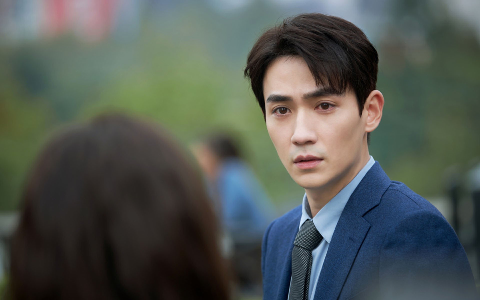 球员是否应参与本地公共篮球场建设，篮球场上球员可以请求换人吗