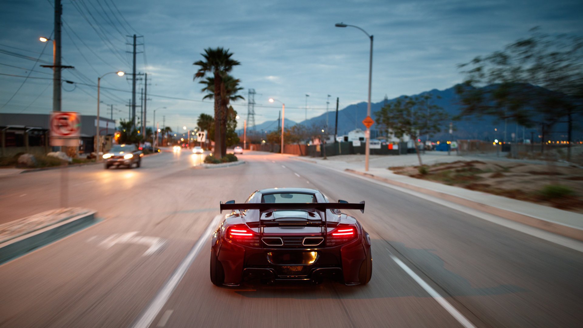 kaiyun 开云体育-霍勒迪火力全开雄鹿晋级季后赛，霍勒迪顶薪续约雄鹿